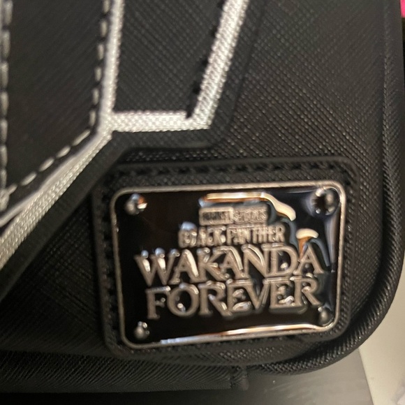 Loungfly Wakanda Forever backpack - Picture 2 of 6
